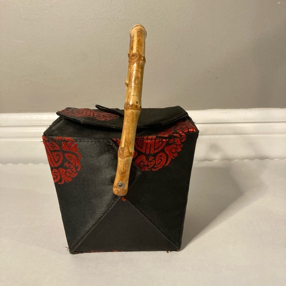 SOLD🖤Tozai Home 
Chinese Takeout Hand Bag 
Purse 
Red & Black 
Bamboo Handle. - Picture 5 of 9